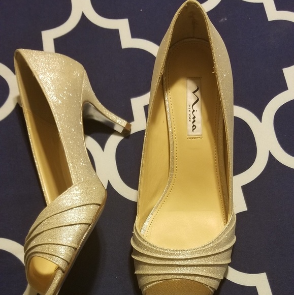 Shoes - Picture 2 of 4